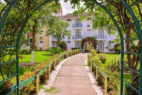 Property building, Garden view, Street view