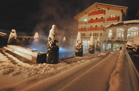 Bird's eye view, Swimming pool