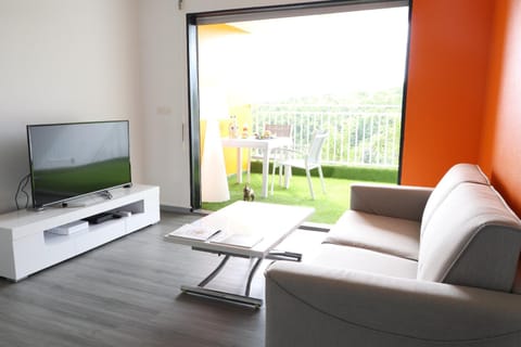 TV and multimedia, Balcony/Terrace, Living room, Dining area, Garden view, Mountain view, Sea view