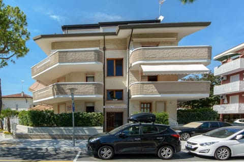 Property building, Day, Property logo or sign, Neighbourhood, Street view