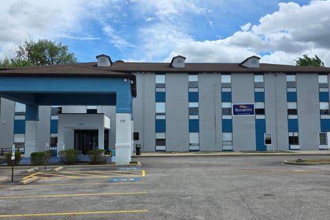 Property building, Parking
