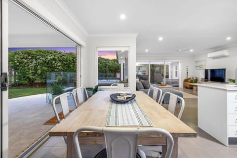 Salty Pause at Bondi House - with Spa and Pet Friendly! House in Kingscliff