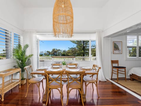 Oceanfront Beach House On Marine Parade Haus in Kingscliff