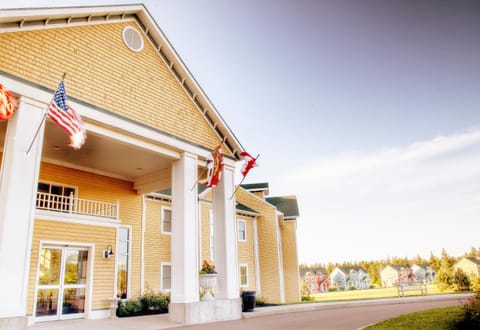 Rodd Crowbush Golf & Beach Resort | Prince Edward County | VacationRenter