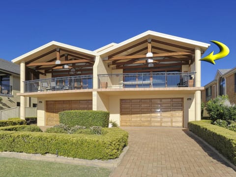 Marine Dr 2 70 Fingal Bay Casa in Fingal Bay