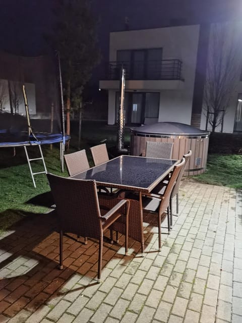 Night, Hot Tub, Balcony/Terrace