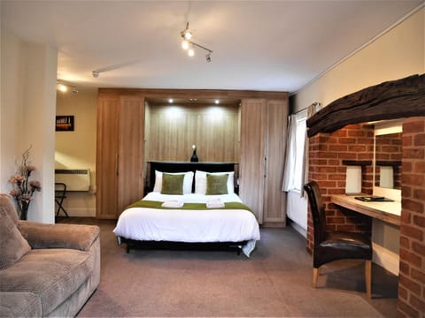 The Limes Country Lodge Hotel & Admiral Restaurant Hotel in Metropolitan Borough of Solihull