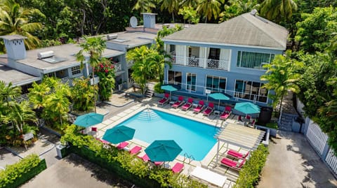 Property building, Bird's eye view, Garden view, Swimming pool, sunbed