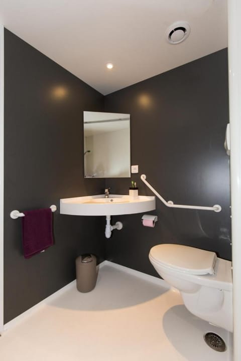 Camping les Auches Campground/
RV Resort in Provence-Alpes-Côte d'Azur