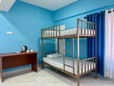 Bed, Kitchen or kitchenette, Bedroom, bunk bed