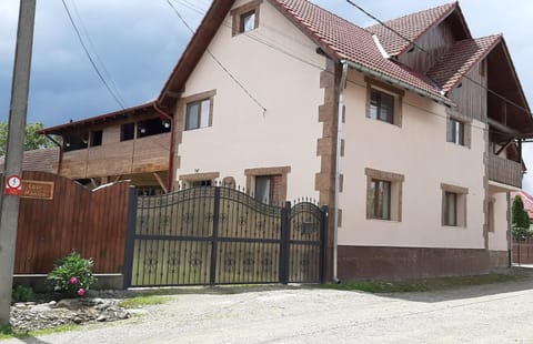 Casa Monica Country House in Brașov County