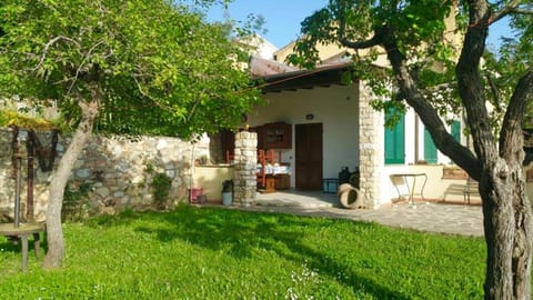 Patio, Facade/entrance, Garden, Balcony/Terrace, City view, Garden view, Landmark view, Mountain view, Sea view