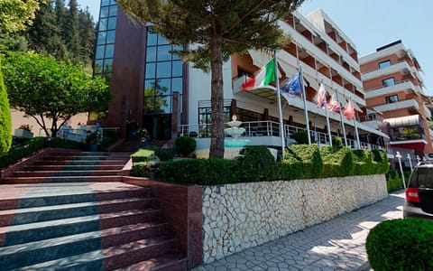 Hotel New York Hôtel in Vlorë