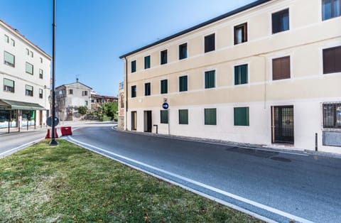 Facade/entrance, Street view