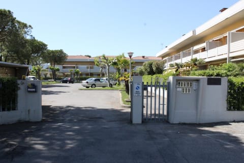 Other, Street view