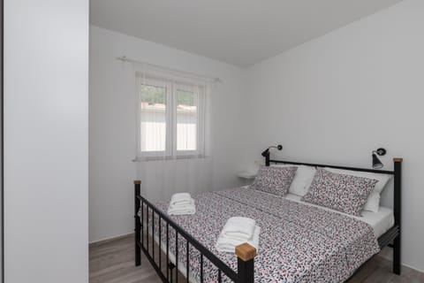 Apartments Siblings Condo in Dubrovnik-Neretva County