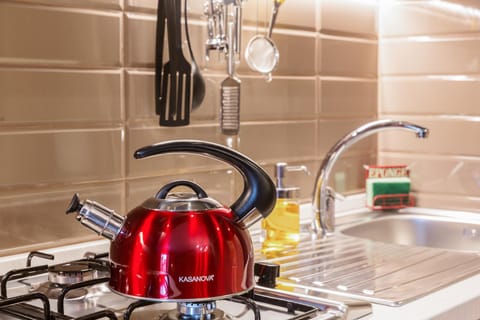 Coffee/tea facilities, Kitchen or kitchenette