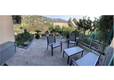 Balcony/Terrace, Mountain view