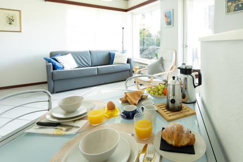 Appartamento in zona panoramica con giardino Apartment in Nago–Torbole