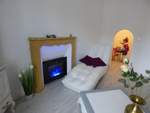 Game Room, Living room, Decorative detail, Family