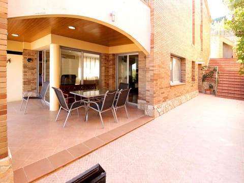 Patio, Garden, Dining area