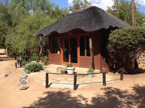 Phokoje Bush Lodge Albergue natural in Zimbabwe
