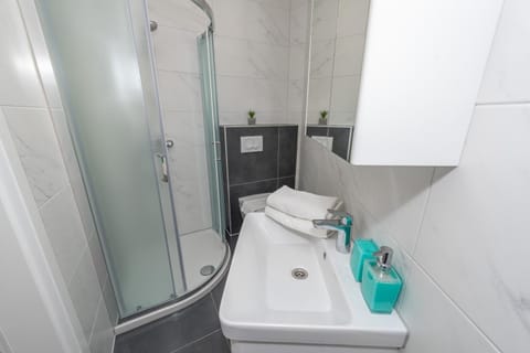 Dario 1. modern & luxury ap. with a pool Apartment in Novalja