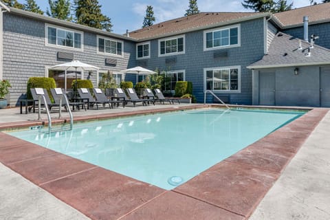 Pool view, Swimming pool, Swimming pool