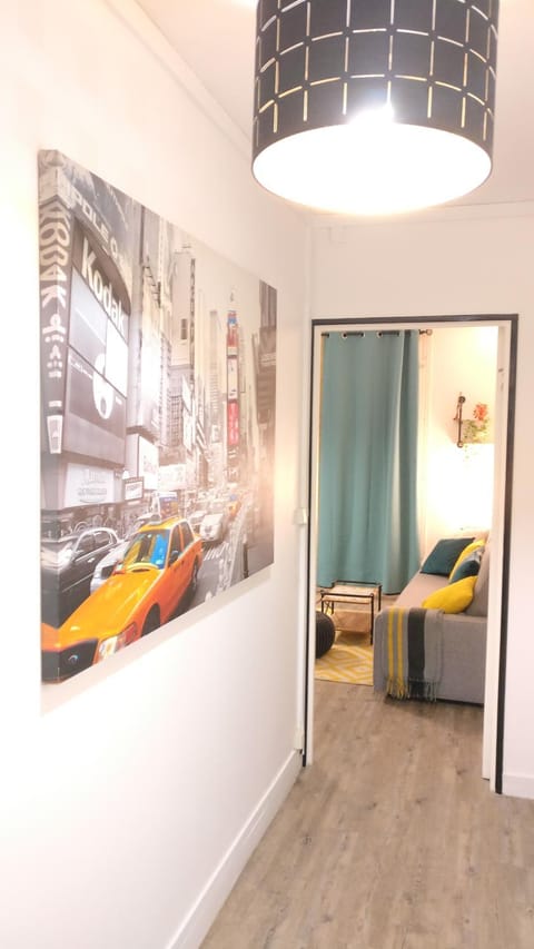 Les Clés du Bonheur by Beds4Wanderlust, 47m2 avec Terrasse privative & Parking-RER B TGV 10min-Orly 20min Apartamento in Massy