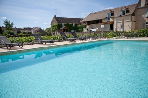 Domaine VIOLOT-GUILLEMARD Bed and Breakfast in Beaune