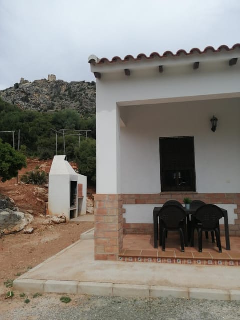 La Solana de turón. La coscoja. House in Sierra de las Nieves