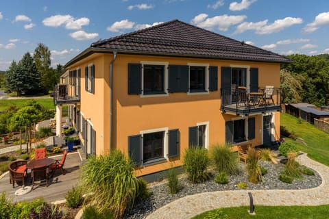 Garden, Balcony/Terrace