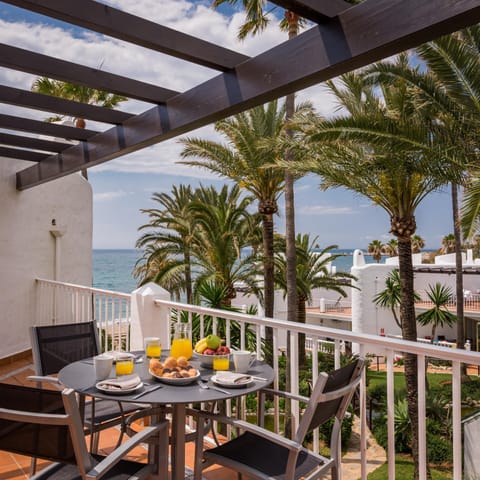 Natural landscape, Balcony/Terrace, Sea view