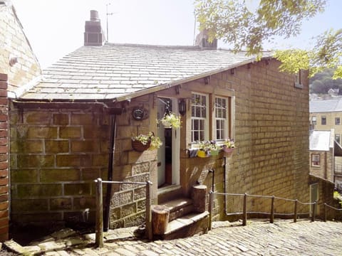 Birkenhead Cottage House in Hebden Bridge