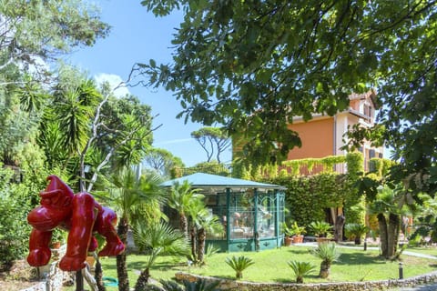 Property building, Garden, Garden view