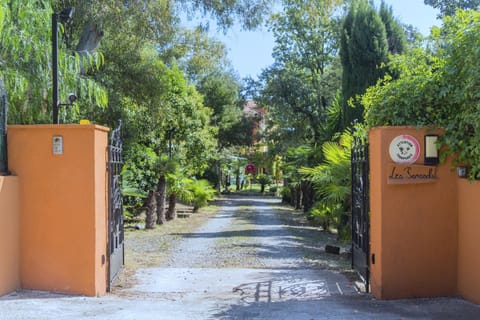 Property building, Facade/entrance, Garden view