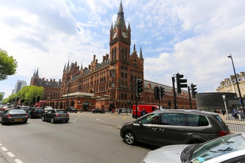 Nearby landmark, Neighbourhood, City view, Street view