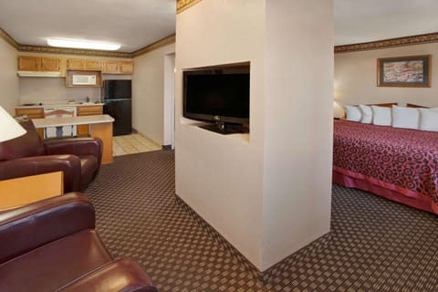 Days Inn & Suites by Wyndham Kokomo Motel in Kokomo