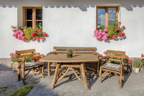 Patio, Facade/entrance, Day, Balcony/Terrace