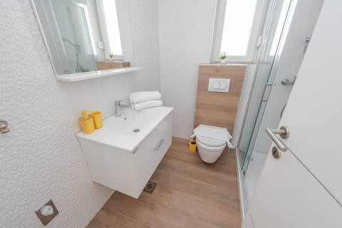 Dario 2. modern & luxury apartment with a pool Apartment in Novalja