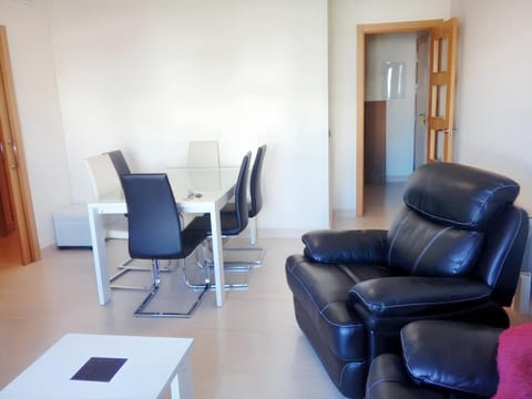 2 bedrooms apartement with shared pool and enclosed garden at Almeria 1 km away from the beach Copropriété in Retamar