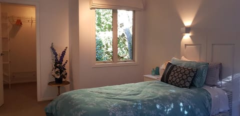 Bed, Photo of the whole room, Bedroom, Garden view