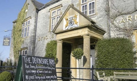 Devonshire Arms Gasthof in South Somerset District