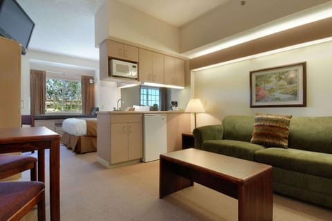 Microtel Inn & Suites by Wyndham Bloomington MSP Airport Hotel in Bloomington