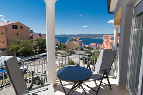 Balcony/Terrace, Sea view, Street view