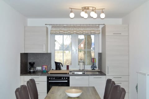 Am Deich 15 House in Zingst