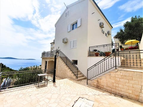 Property building, View (from property/room), Balcony/Terrace, Sea view