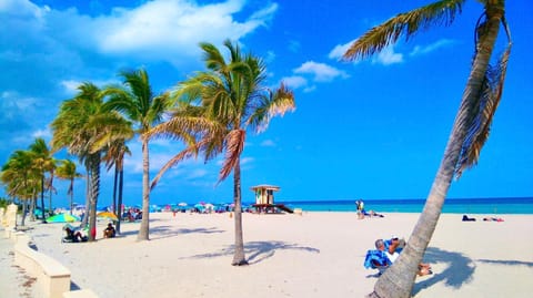 Day, People, Natural landscape, Beach, Sea view, sunbed, towels