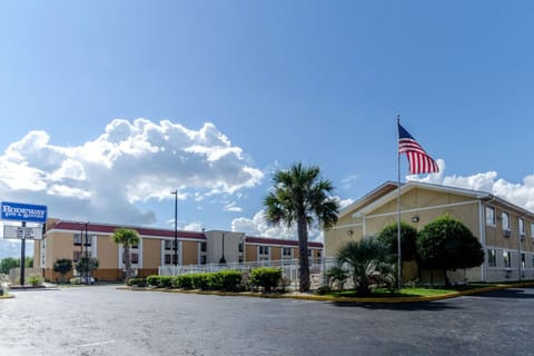 Rodeway Inn & Suites Jacksonville near Camp Lejeune Hotel in Jacksonville