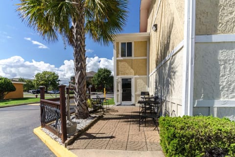 Rodeway Inn & Suites Jacksonville near Camp Lejeune Hôtel in Jacksonville